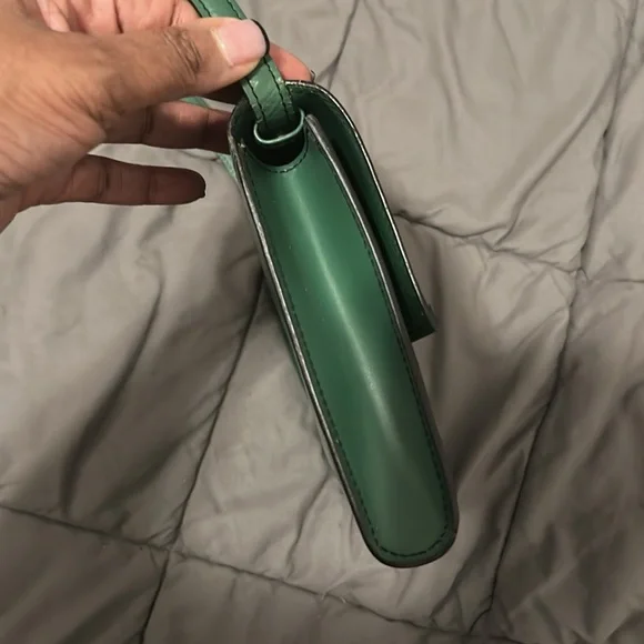 Louis Vuitton Green Crossbody Bag with Gold Clasp. Comes with COA. PRE-OWNED. - Picture 9 of 12